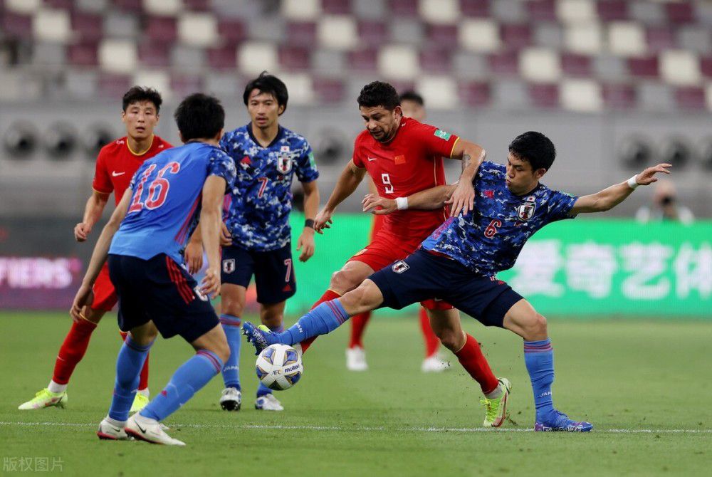 在尤文1-0击败那不勒斯的比赛中，弗拉霍维奇在比赛的尾声阶段被替换下场。